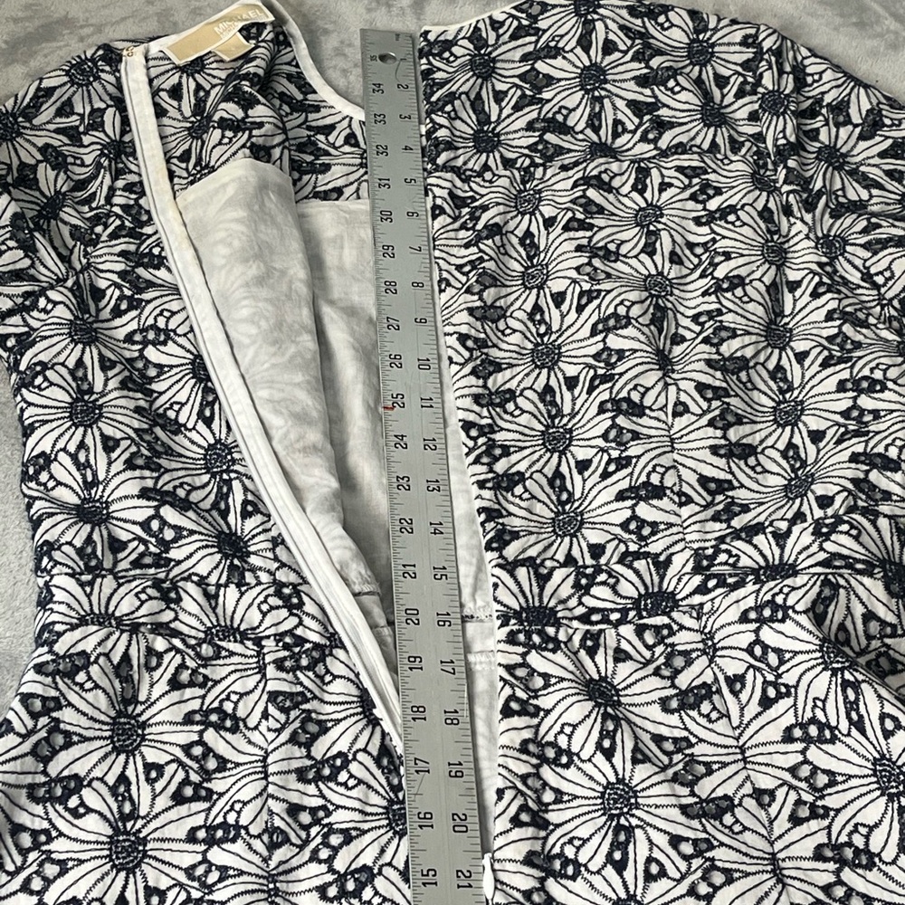 Michael Kors Womens Sz 8 Navy and White Midi Embroidered Floral Zip Up Dress. - Picture 7 of 14